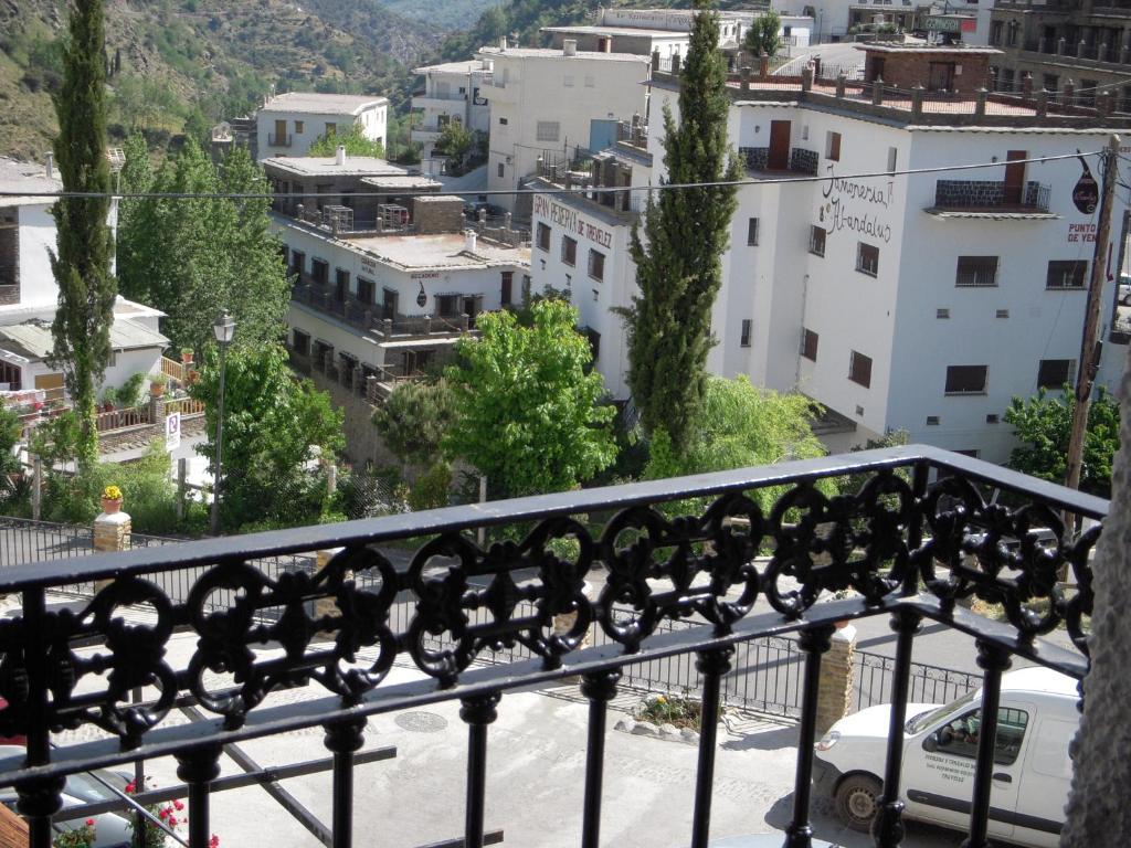 Casa Rosa Apartment Trevelez Exterior photo
